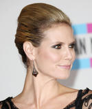 th_20819_celebrity_paradise.com_TheElder_HeidiKlum108_122_12lo.jpg