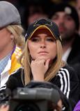 th_66294_Celebutopia-Hayden_Panettiere_watches_the_New_Orleans_Hornets_and_the_Los_Angeles_Lakers_game-04_122_20lo.jpg