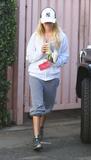 th_65385_celebrity-paradise.com-The_Elder-Ashley_Tisdale_2009-12-04_-_Leaves_Coffee_Bean_2_Tea_Leaf_122_431lo.jpg