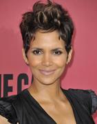 th_76909_HalleBerryAttendingLAPremiereOfTheCallTheArclightTheaterInHollywoodCa03.05.20138_122_449lo.jpg