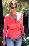 th_72202_Halle_Berry_visits_a_friend_in_the_Hollywood_Hills_38_122_457lo.jpg