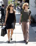 th_50194_celebrity_paradise.com_AnnaLynneandAngelMcCordTheElder_30_122_56lo.jpg